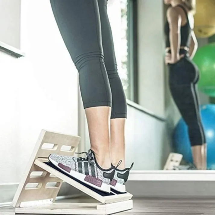 Adjustable dumbbells for home fitness workouts